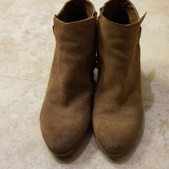 Tan boots - Picture 2 of 3